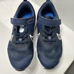 girls Nike shoes never worn size 12c